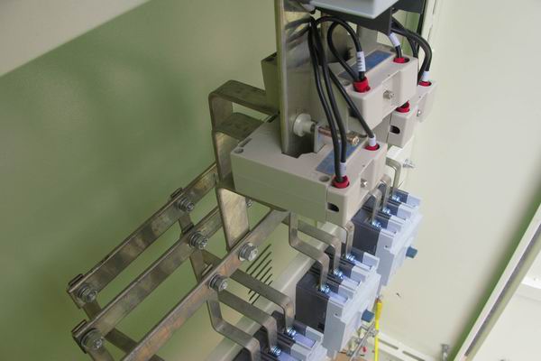 庆安配电柜-应急照明配电柜使用对工作人员的具